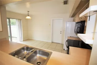 Photo #3: R4910930 Listing 