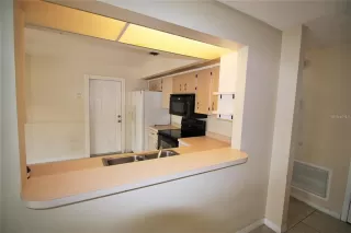 Photo #6: R4910930 Listing 