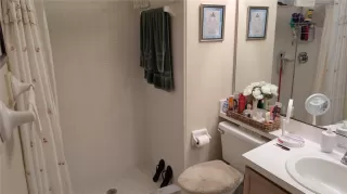 Photo #6: R4911024 Listing