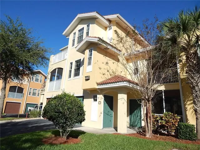 MLS: S5030221 Condo For Sale