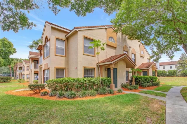 MLS: S5032995 Condo For Sale