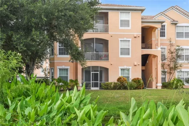 MLS: S5040022 Condo For Sale