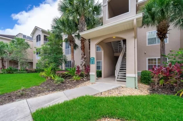 MLS: S5064000 Condo For Sale