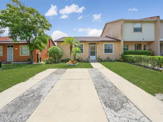 MLS: S5071701 Condo For Sale