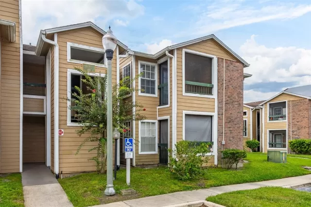 MLS: S5091838 Condo For Sale