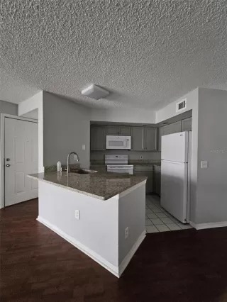 Photo #4: S5098879 Listing 
