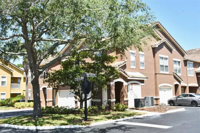 MLS: S5103861 Condo For Sale