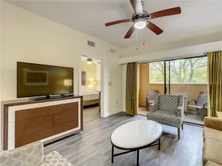 Photo #5: S5110185 Listing