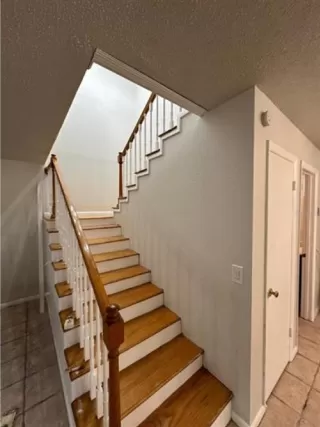 Photo #5: S5112015 Listing