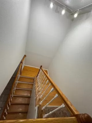 Photo #6: S5112015 Listing