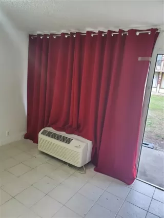 Photo #3: S5113621 Listing