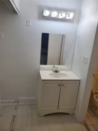 Photo #6: S5113621 Listing