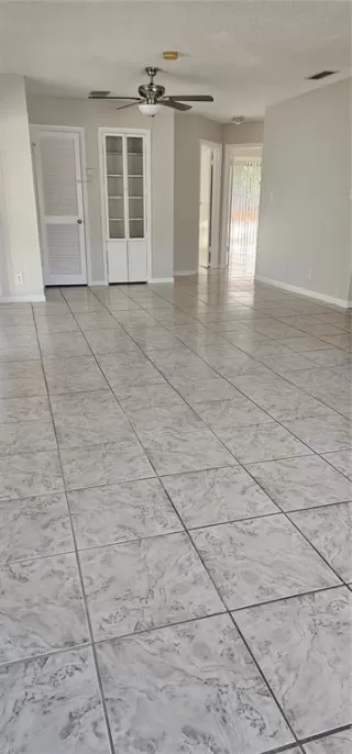 Photo #6: S5116880 Listing 