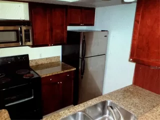 Photo #4: S5117422 Listing