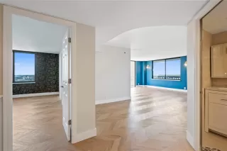 Photo #5: S5121618 Listing