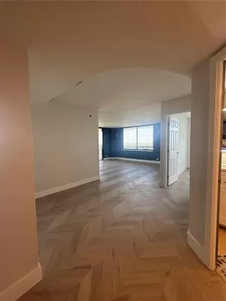 Photo #6: S5121618 Listing