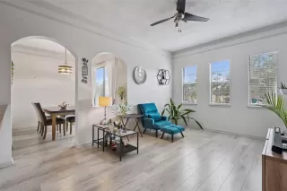 Photo #4: S5122040 Listing 