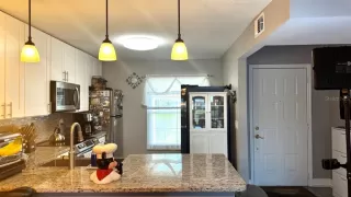 Photo #4: S5122301 Listing