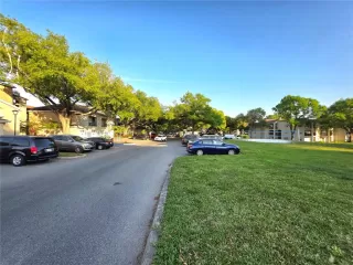 Photo #6: S5122671 Listing 