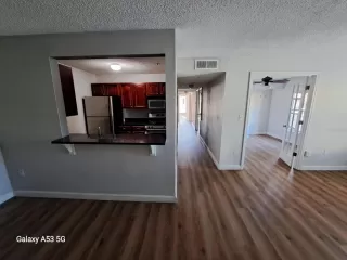 Photo #2: S5122972 Listing