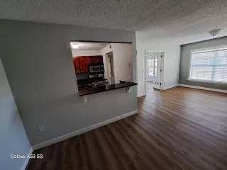 Photo #4: S5122972 Listing