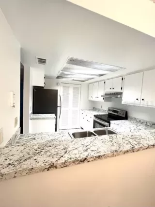 Photo #2: S5123250 Listing