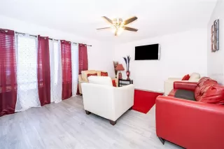 Photo #2: S5124136 Listing