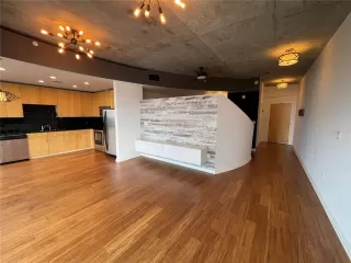 Photo #6: S5124183 Listing