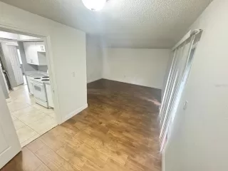 Photo #4: S5124340 Listing