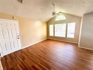 Photo #6: S5124459 Listing 