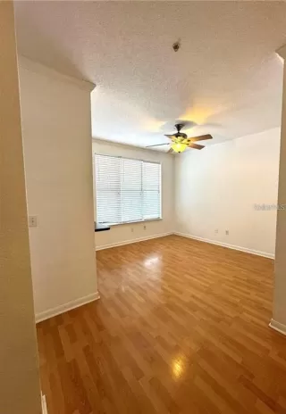 Photo #3: S5124837 Listing