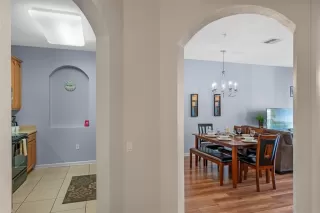 Photo #3: S5124892 Listing