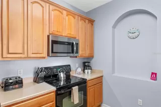 Photo #5: S5124892 Listing