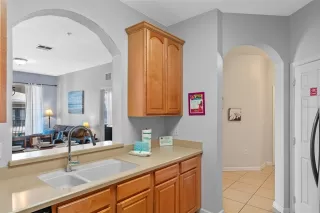 Photo #6: S5124892 Listing