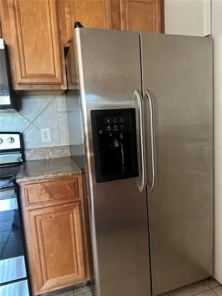 Photo #5: S5125009 Listing