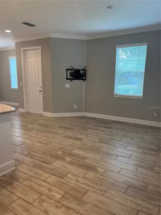 Photo #5: S5126207 Listing