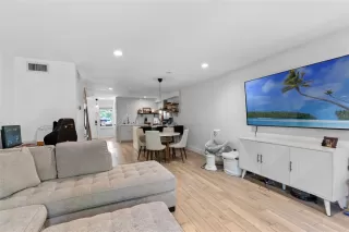 Photo #4: S5126575 Listing 