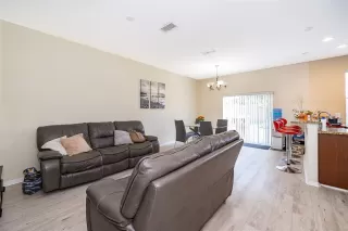 Photo #3: S5127235 Listing