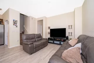 Photo #5: S5127235 Listing