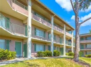 Photo #2: S5127844 Listing