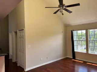 Photo #5: S5127967 Listing