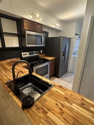 Photo #4: S5128384 Listing 