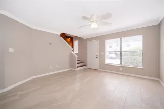 Photo #6: S5128412 Listing