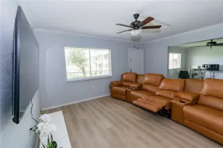 Photo #2: S5128666 Listing