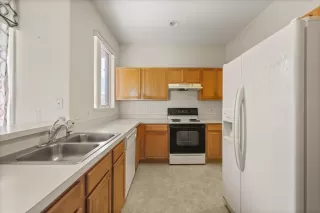 Photo #6: S5128805 Listing