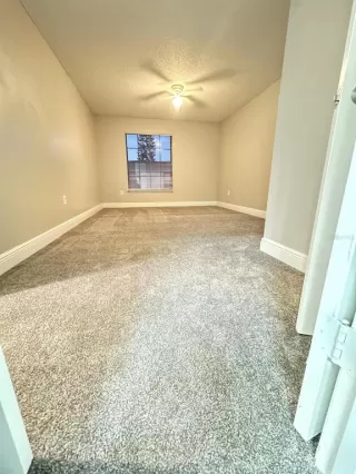 Photo #4: S5129662 Listing