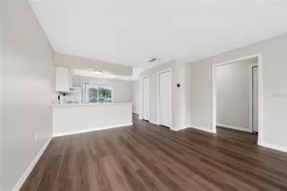 Photo #3: S5129902 Listing