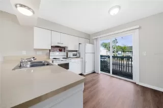 Photo #5: S5129902 Listing