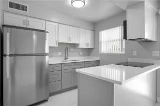 Photo #6: S5129992 Listing