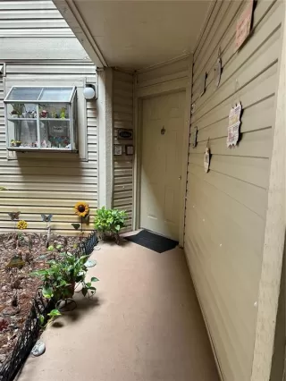 Photo #3: S5130205 Listing